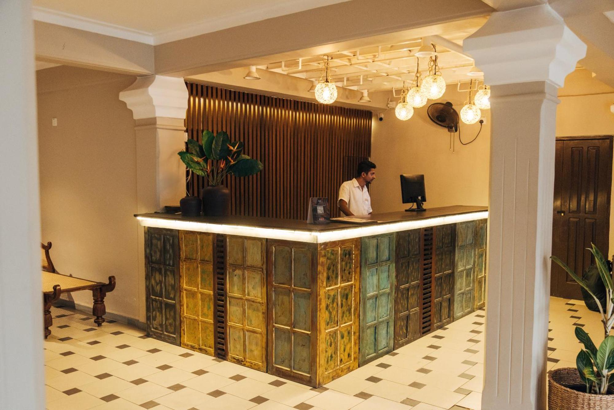 Neevana Hotel 히카두와 외부 사진