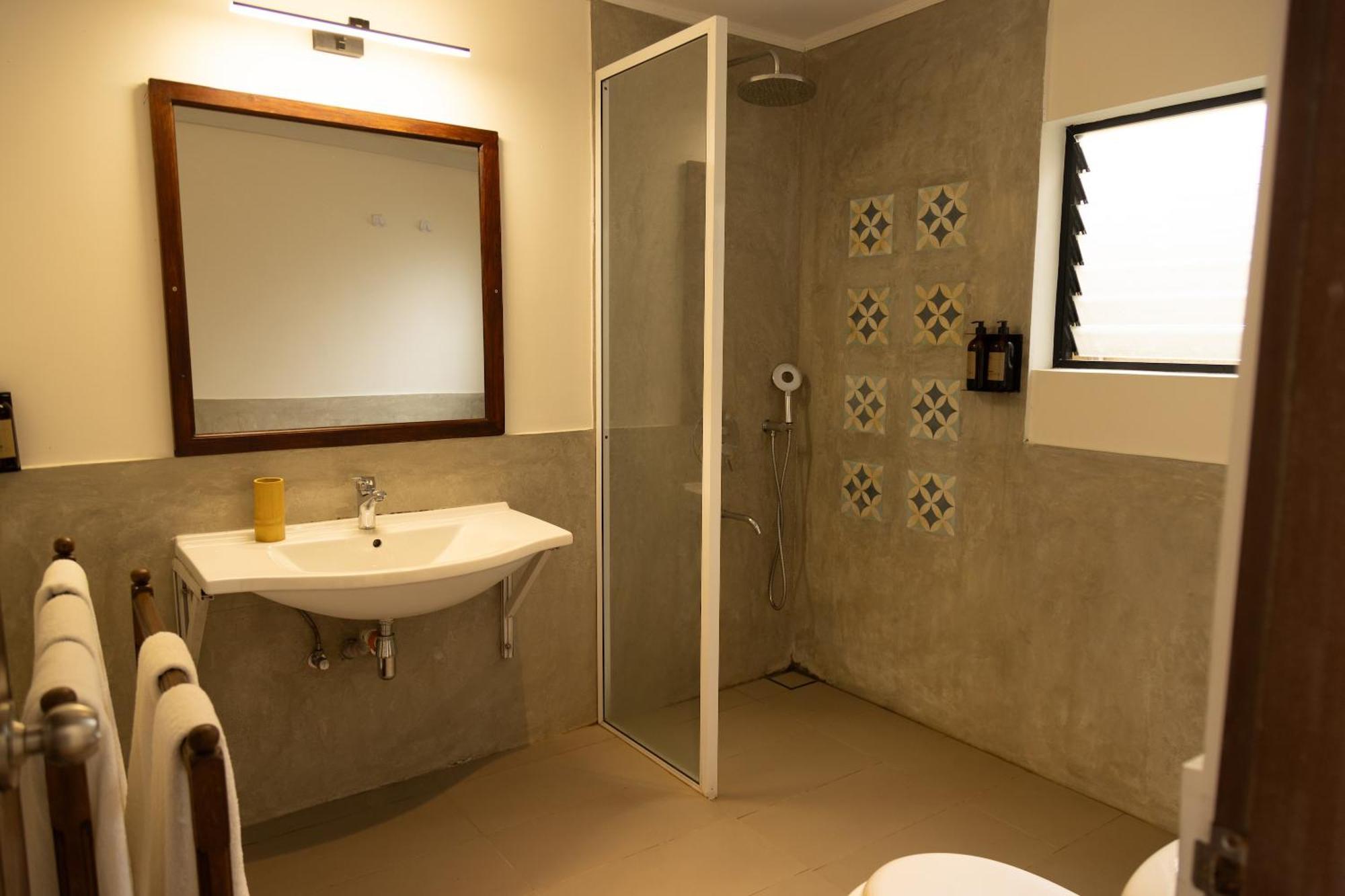 Neevana Hotel 히카두와 외부 사진