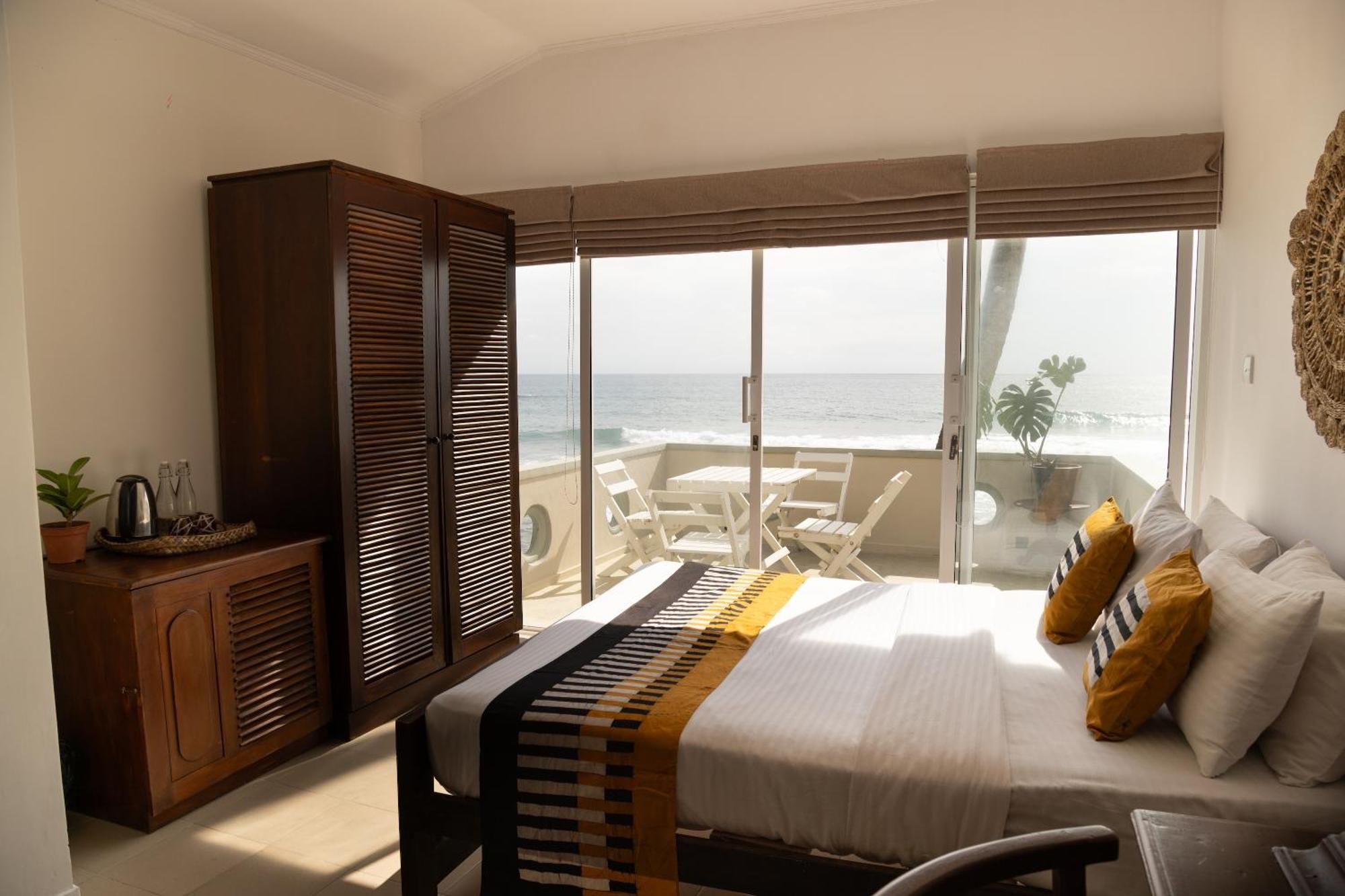Neevana Hotel 히카두와 외부 사진